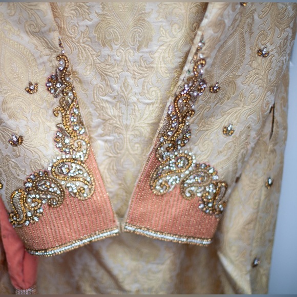 Sherwani Indian outfit - Picture 7 of 9